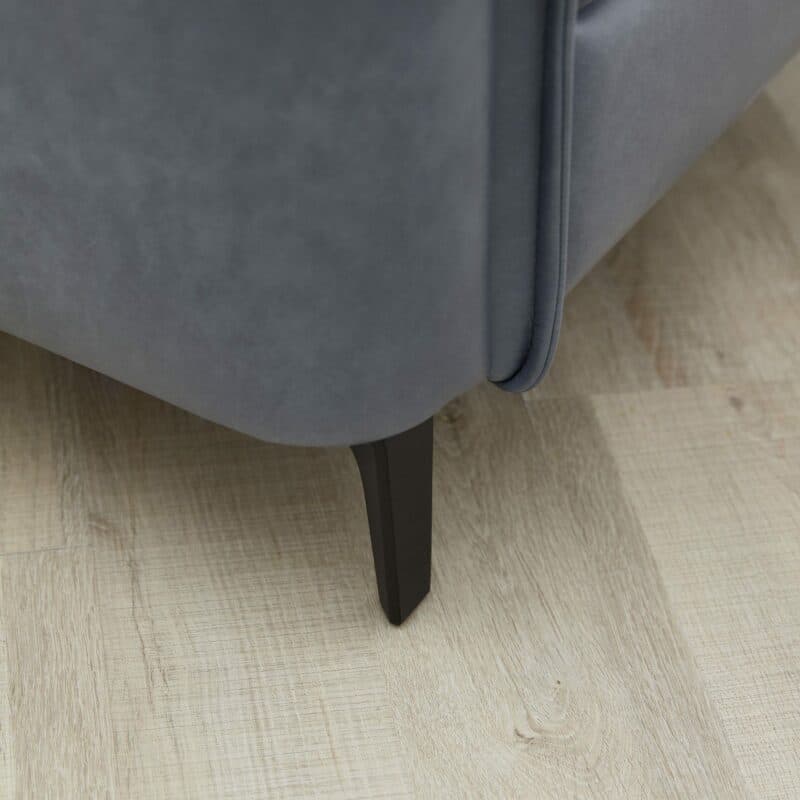 Akador Bolivien Sofa in Leder dunkelblau - Detail Stahlfuß