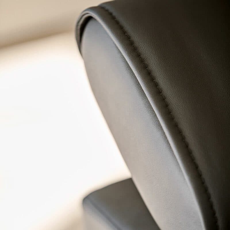Stressless Emily Sofa zeigt Kopfstütze im Detail