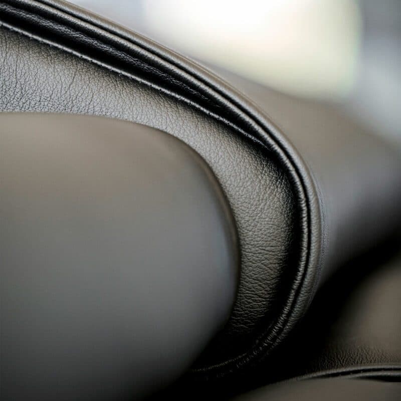 Stressless Emily Sofa zeigt Kopfstütze im Detail