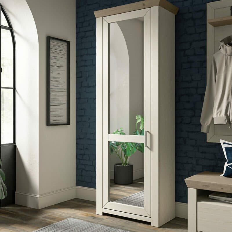 set one by Musterring Garderobenschrank Typ GA-01 mit Spiegel in Eiche Nelson Nachbildung Dekor Pino Aurelio, Wohnbeispiel.