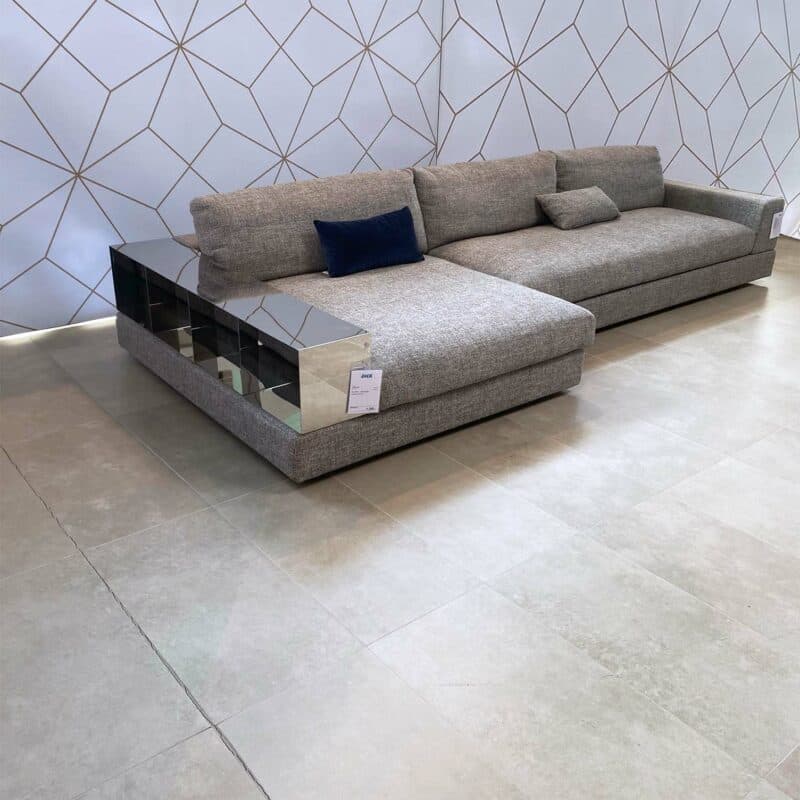 Arketipo Plat Ecksofa mit passendem Regal