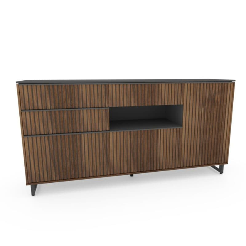 Raum.Freunde Stav Sideboard mit Front in Nussbaum massiv mit LED Beleuchtung.