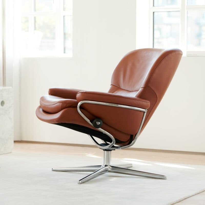 Stressless Rome Cross Low Back Sessel als Wohnbeispiel.