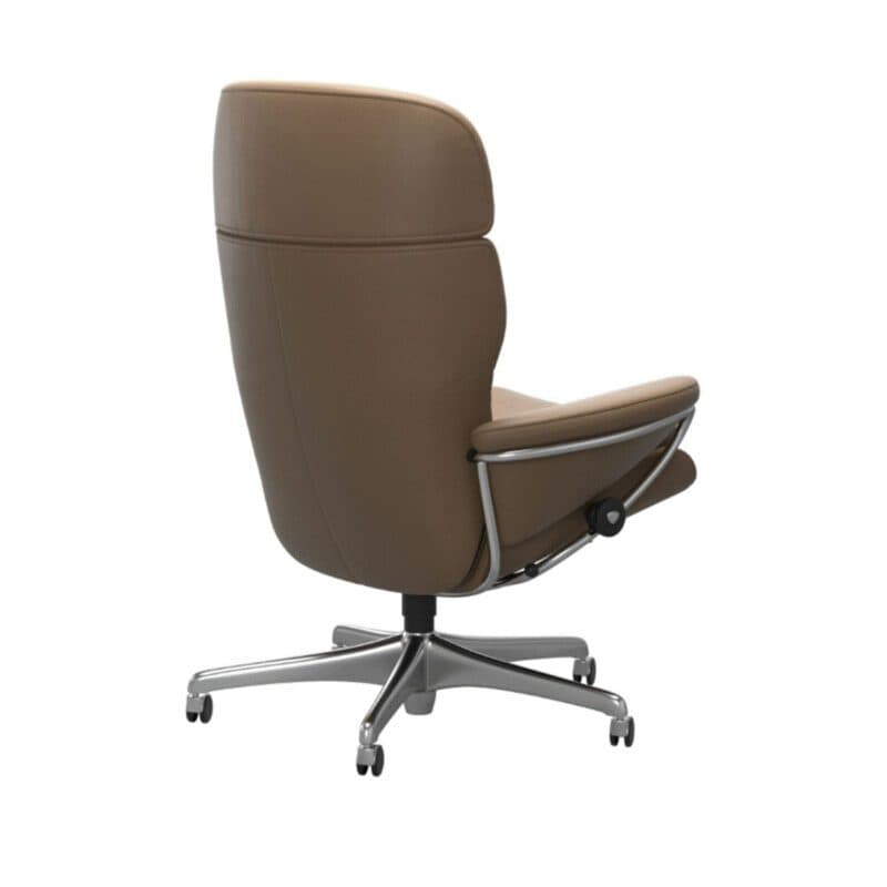 Stressless Rome Sessel Home Office High Back in Leder Paloma Almond mit höhenverstellbarer Kopfstütze.