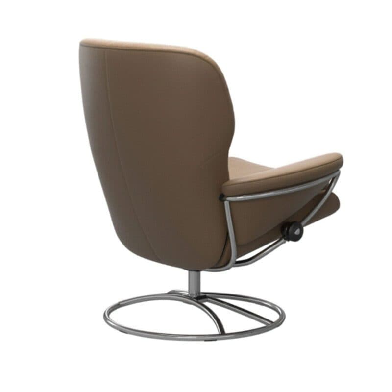 Stressless Rome Sessel Original Low Back in Leder Paloma Almond mit Gestell in Chrom.