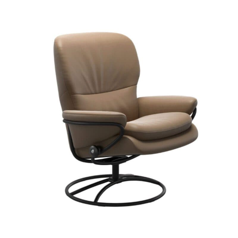 Stressless Rome Sessel Original Low Back in Leder Paloma Almond mit Gestell in Schwarz.