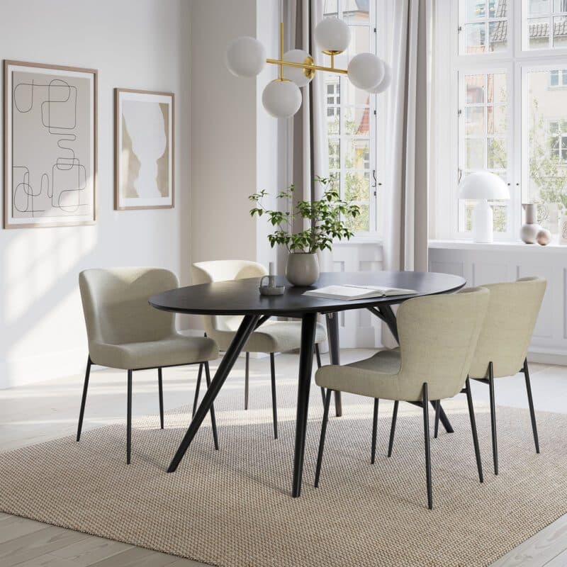 Trendstore Debora Polsterstuhl mit Meallfüßen und Bezug in Beige – Wohnbeispiel
