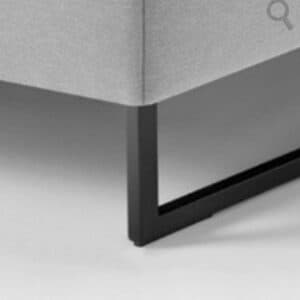freistil by Rolf Benz Freistil 160 Sofabank mit Stahl-Kufe in Schwarz Swatches