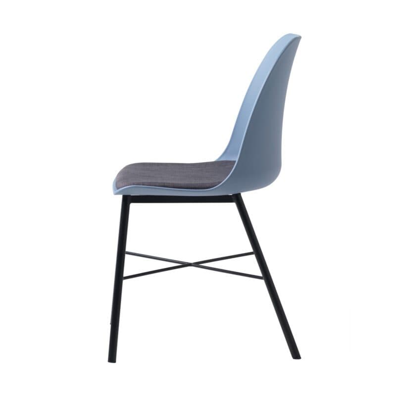 Trendstore Whistler Stuhl mit blauer Kunststoffschale, grauem Sitzpolster und schwarzem Metallgestell.