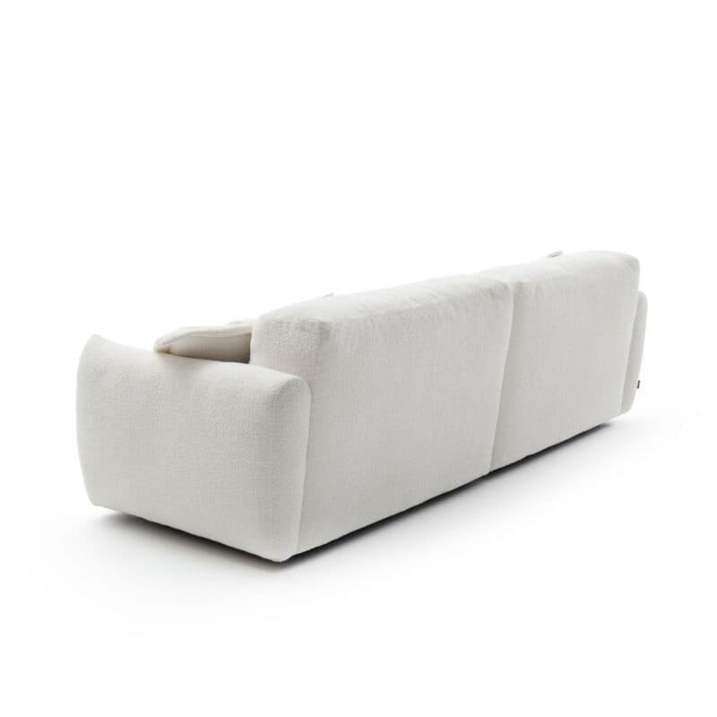 Raum.Freunde Till Sofa mit Bouclé Bezug in Offwhite - von hinten