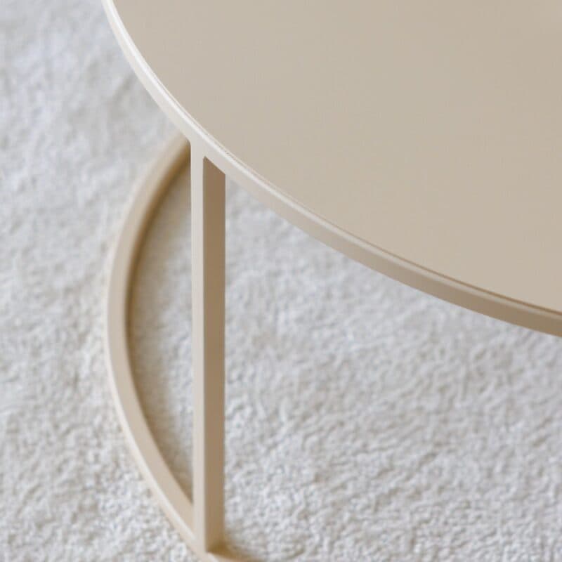 Metallbude Vesina X Couchtisch aus Metall in Cashew - Detail