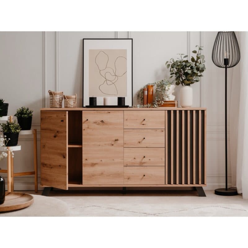 Liadomo Sideboard mit 3 Türen und 4 Schubladen in Eiche Artisan Nachbildung mit Abs. Dekor anthrazit - Wohnbeispiel