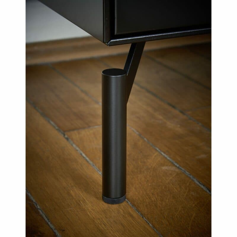 Raum.Freunde „Henri“ Mediaelement graphit matt lackiert - Metallfuss Nahaufnahme