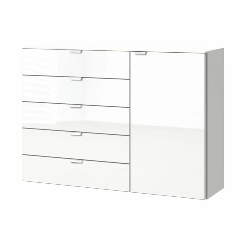 Kommode „Edition” mit Korpus in Polarweiß und Front in Weißglas, Griffen in Chromfarben sowie 1 Tür und 5 Schubkästen.