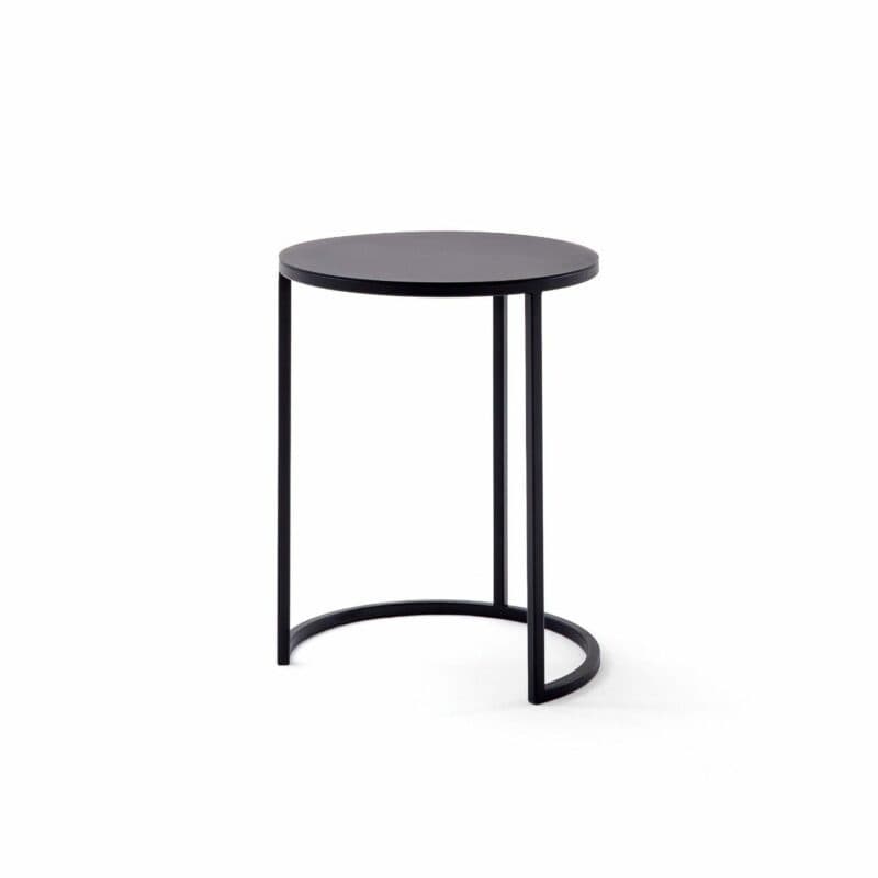 Raum.Freunde „Nico“ Beistelltisch in schwarz mit Metall-Gestell pulverbeschichtet und Platte in Metall