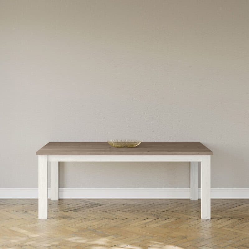 set one by Musterring Type 63 Esstisch mit einer Tischplatte in Eiche Nelson und einem Tischgestell in Pino Aurelio und Eiche Nelson Nachbildung – Wohnbeispiel