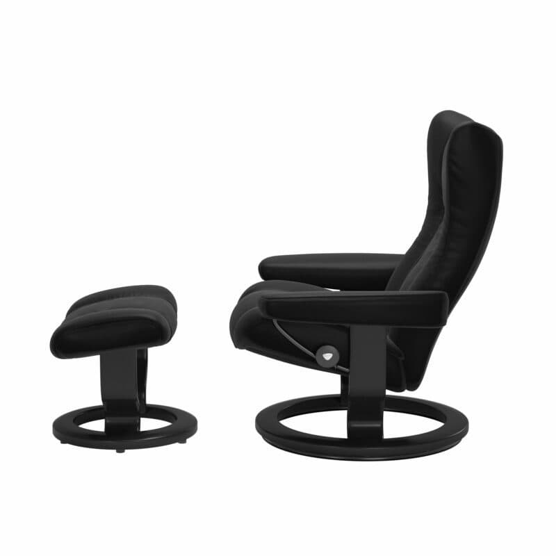 Stressless Wing Sessel Classic mit Hocker – Leder Batick Black und Untergestell Farbe Schwarz