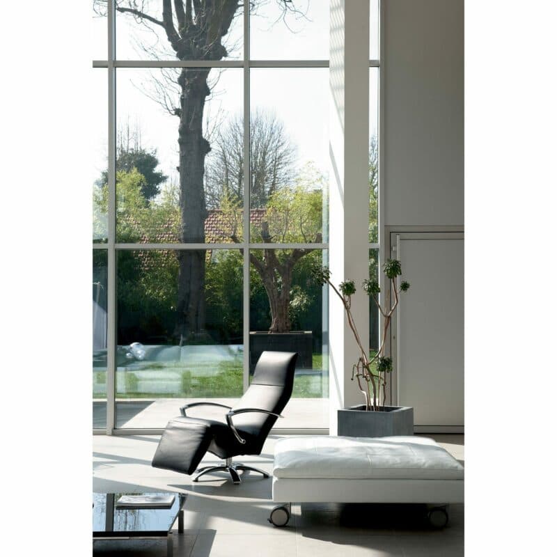 Jori Brainbuilder Relaxsessel mit Multi Move Funktion und Bezug Leder Celia Nero in Schwarz im Milieu 2.