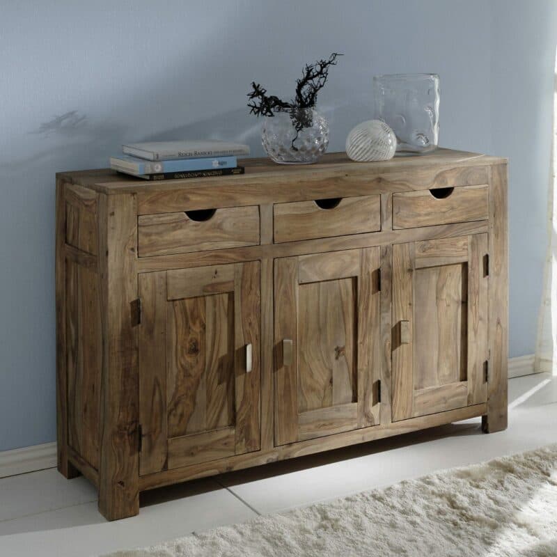 Liadomo Wasim Kommode – 3 Türen, 3 Schubkästen, Wohnbeispiel