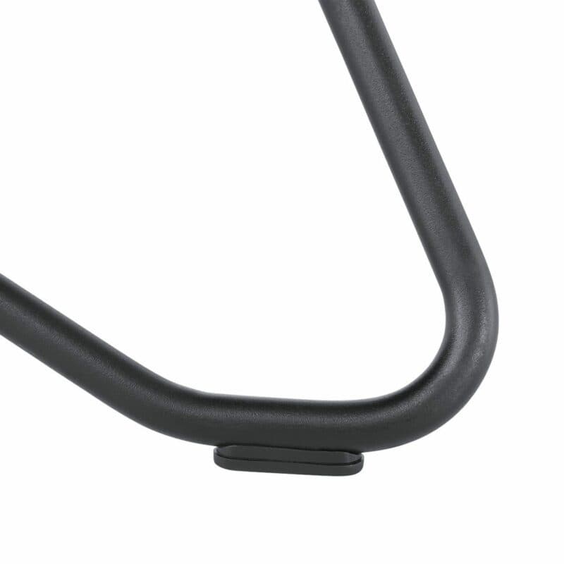 Rolf Benz 394 Sessel mit Metallgestell in Schwarz pulverbeschichtet.