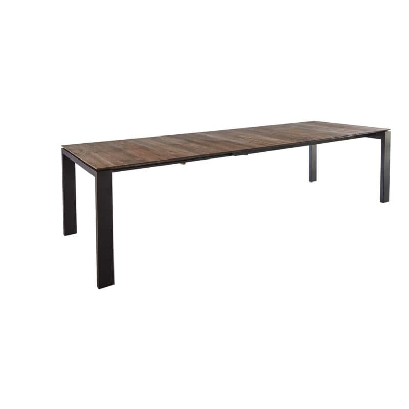 Contur Auszugstisch 3400 mit 4-Fuss in Metall Schwarz und Tischplatte Nussbaum astig massiv geölt Ansicht im Auszug