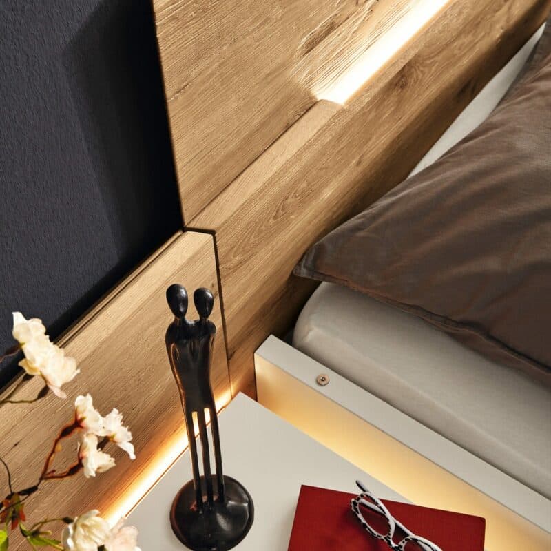 Musterring Jovanna Doppelbett Detailansicht Kopfteil und Konsole.