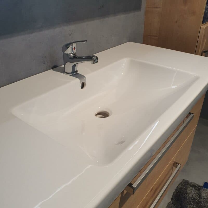 puris Kera Trends Badprogramm mit Keramik Waschtisch im Detail.