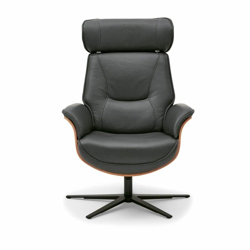 Musterring M 276 Relaxsessel in Echtleder und Nussbaum in Frontalansicht.