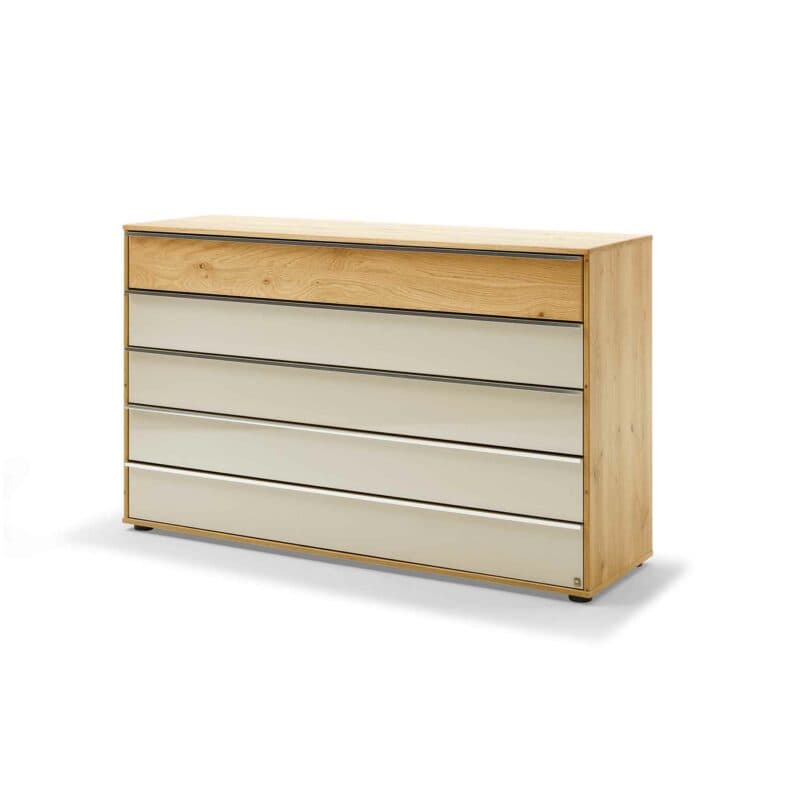 Musterring Savona 2.0 Kommode in Bianco Eiche teilmassiv in seitlicher Ansicht von rechts.