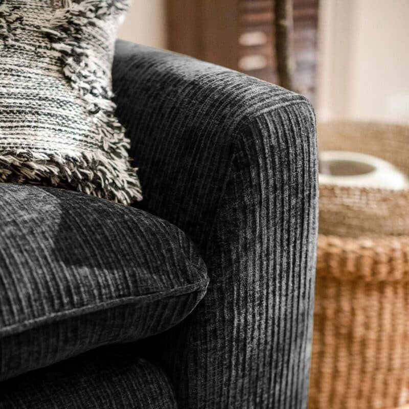 Raum.Freunde Ulf Bigsofa in der Farbe Anthrazit- Wohnbeispiel