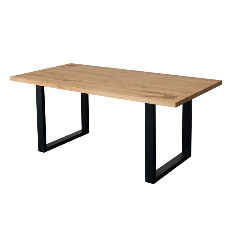 Trendstore Gordian Esstisch aus massiver Kernbuche als Freisteller.