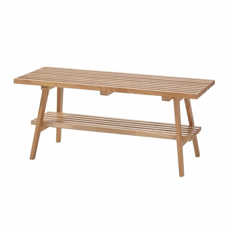 Trendstore Madge Garderobenbank aus massiver Eiche als Freisteller.