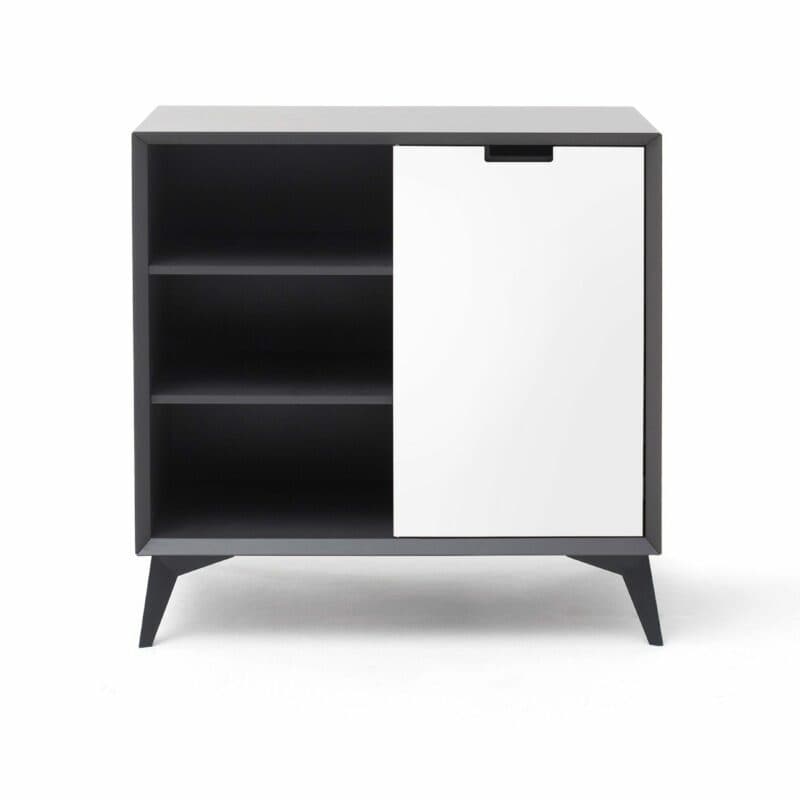 Trendstore Madina Highboard mit vier Schubladen und beidseitig lackierter Türe - hier die weiße Seite außen.