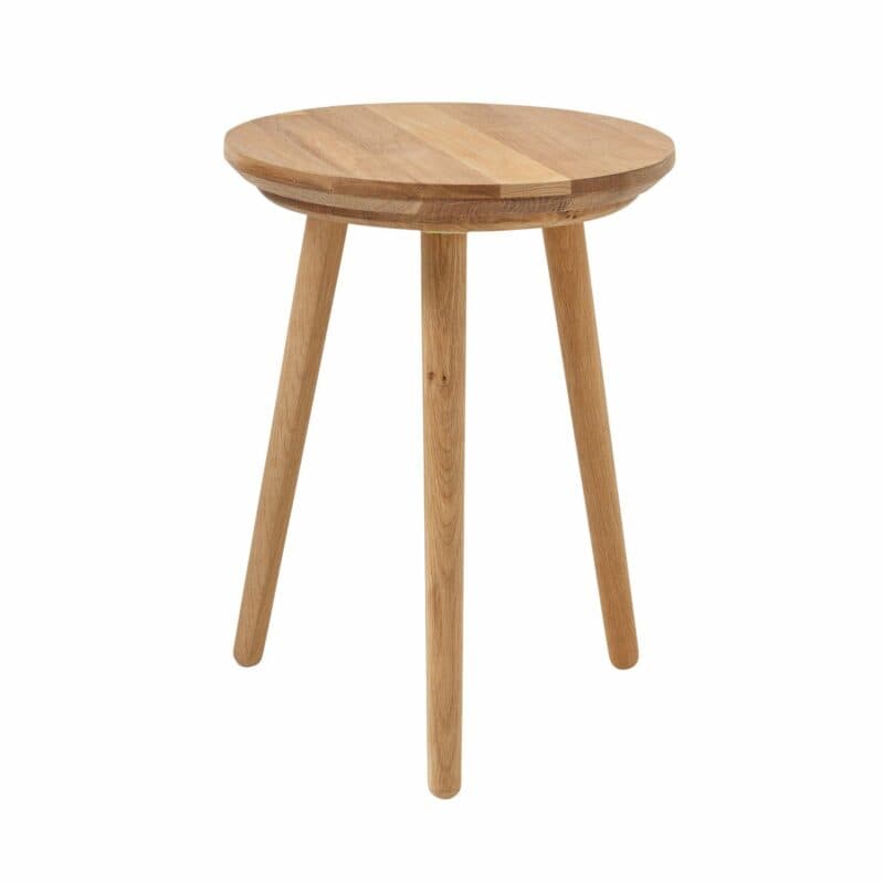 Trendstore Macey Garderobenhocker aus Wildeiche als Freisteller.