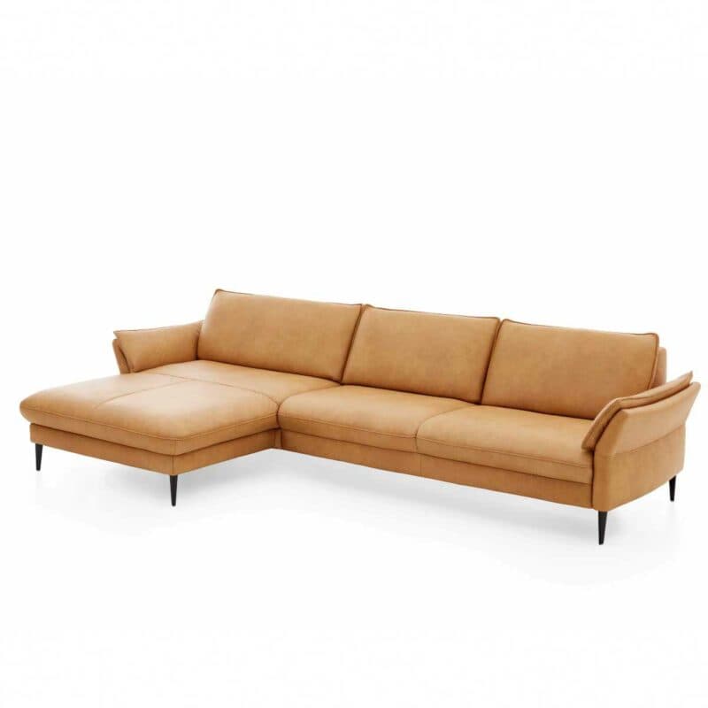 Couchliebe Houston Elementgruppe mit Lederbezug in Curry und Ottomane links.