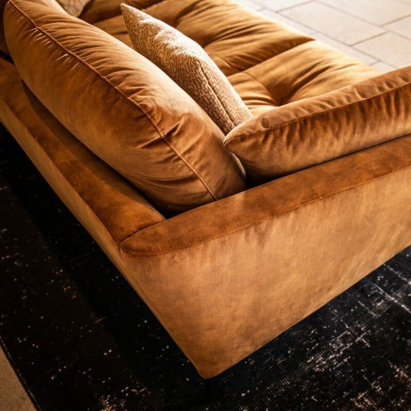 Willi Schillig Softy Megasofa cognac – Armlehne Wohnbeispiel