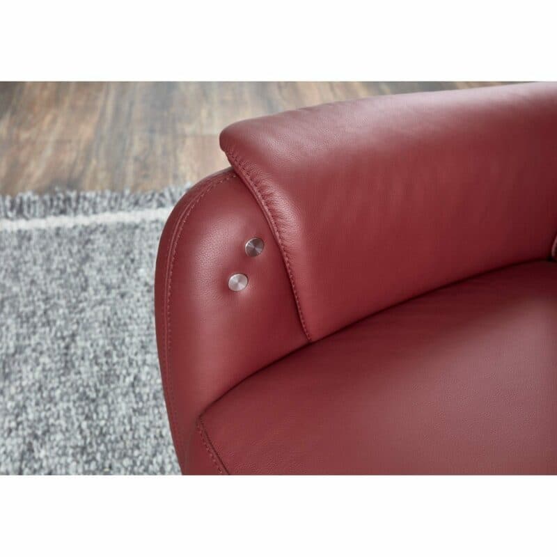 Europa Möbel Collection EM Witten Fernsehsessel mit Lederbezug in Merlot mit Berührungs-Sensor für Aufstehhilfe in Detailansicht.