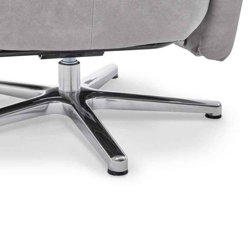 Calizza Interiors Olivin Relaxsessel in Bulus 32 Silver mit Sternfuß in Detailansicht.