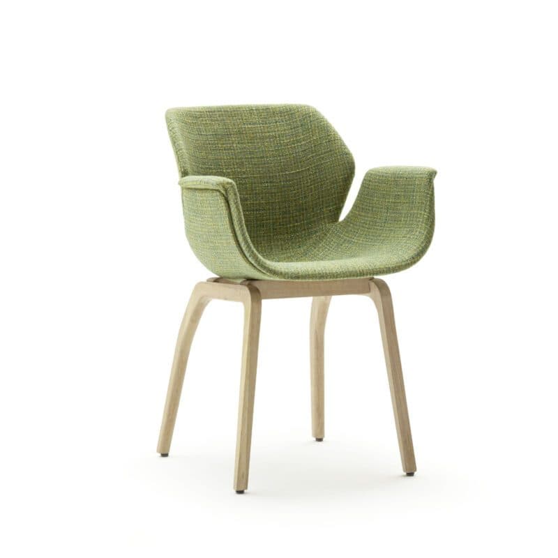 Raum.Freunde Tooon Stuhl mit Armlehnen in Textilgewebe forest mit 4-Fuß-Gestell in Eiche.
