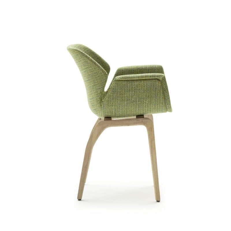Raum.Freunde Tooon Stuhl mit Armlehnen in Textilgewebe forest mit 4-Fuß-Gestell in Eiche.