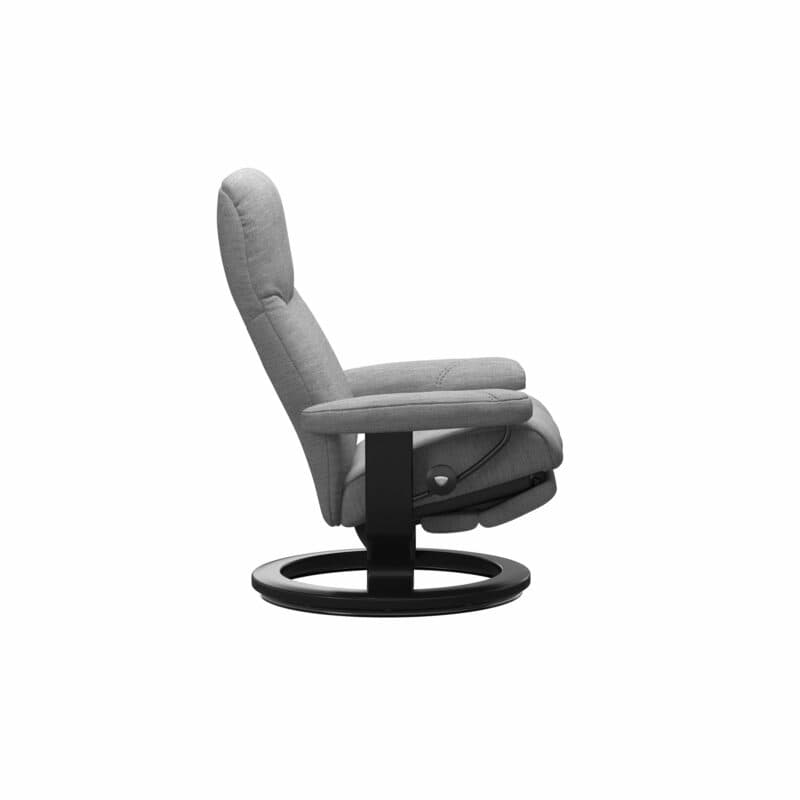 Stressless Consul Classic Power Relaxsessel mit Textilbezug Lina Grey und Gestell in Holz, schwarz - seitlich