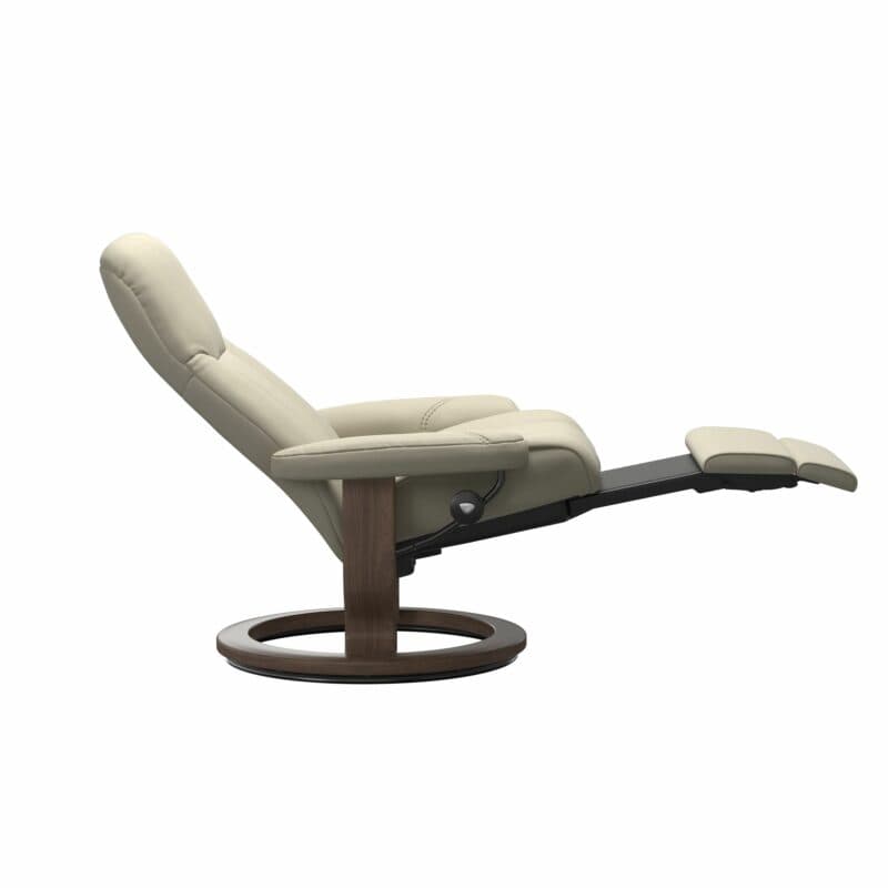 Stressless Consul Classic Power Relaxsessel mit Lederbezug Batick Cream und Gestell in Walnuss - Relaxfunktion