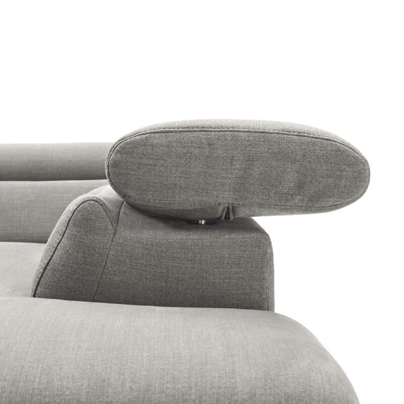 Trendstore Cassandra Ecksofa mit Bezug Webstoff Taupe und Ottomane rechts – Detail Position Kopfstütze