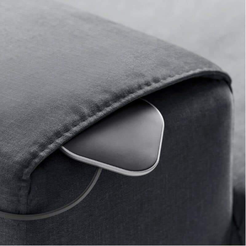 Trendstore Corin Ecksofa – Lasche für Ladestation Smartphone