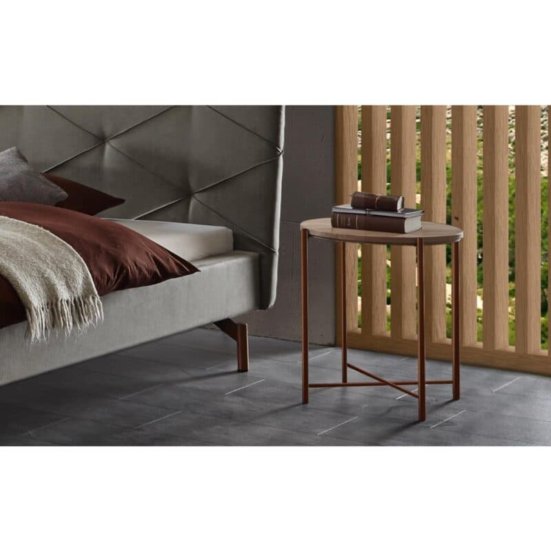 Hasena Nali Beistelltisch rund Eiche bianco geölt Metallgestell copper lackiert - Wohnbeispiel