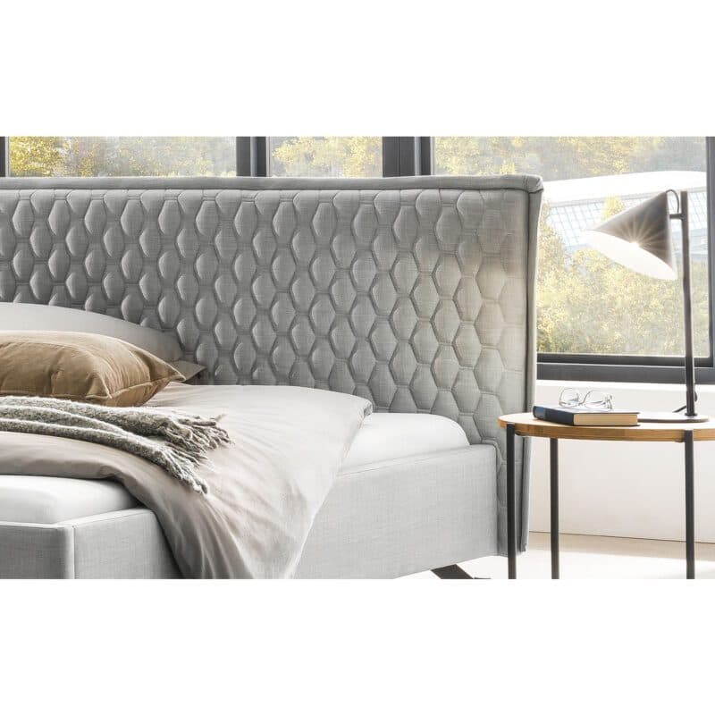 Hasena Nardo Polsterbett 180 x 200 Flachgewebe 335 Pepe grey Metallfüße anthrazit pulverbeschichtet Detail Kopfteil