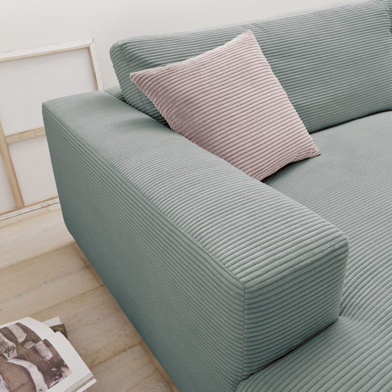 Musterring Lucia 3,5 Sitzer Ecksofa Cord mit Ottomane links und Bezug in Light Blue – Detail Bezug