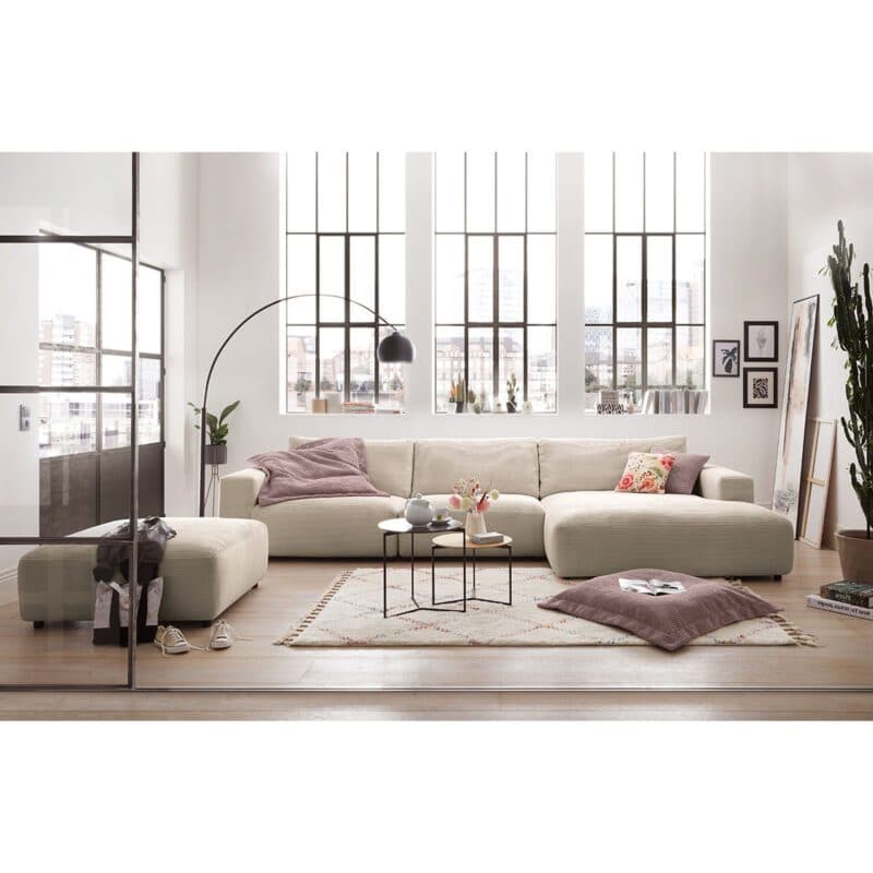 Musterring Lucia 3,5 Sitzer Ecksofa Cord mit Ottomane links und Bezug in Light Grey – Perspektive