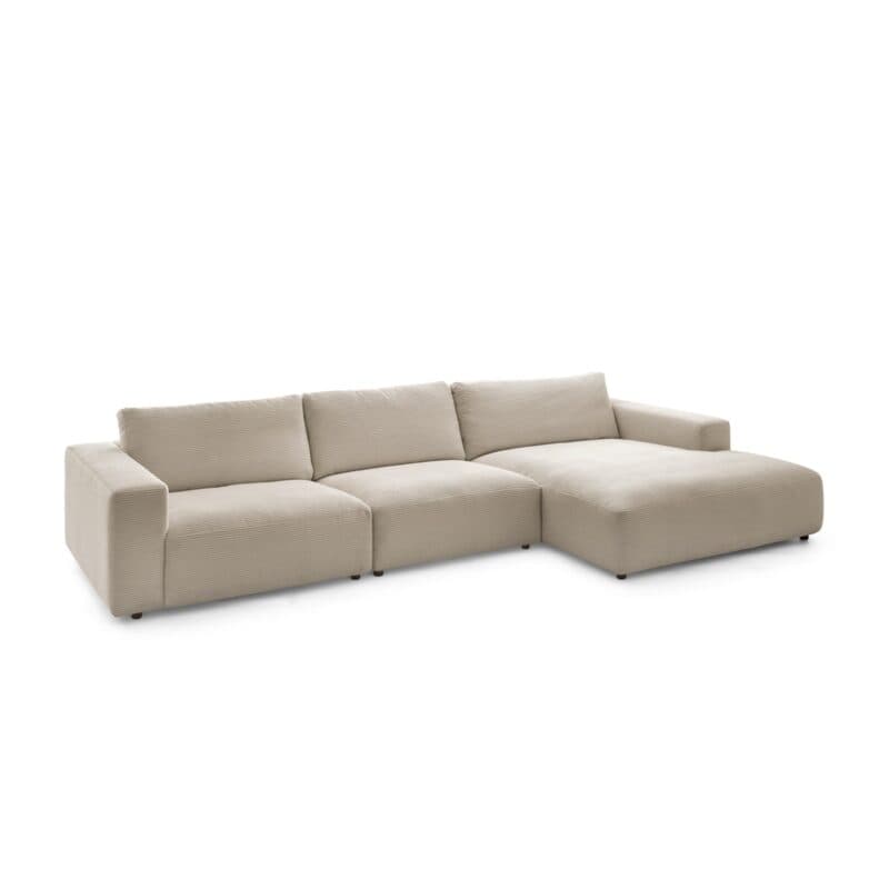 Musterring Lucia 3,5 Sitzer Ecksofa Cord mit Ottomane rechts und Bezug in Light Grey – Wohnbeispiel