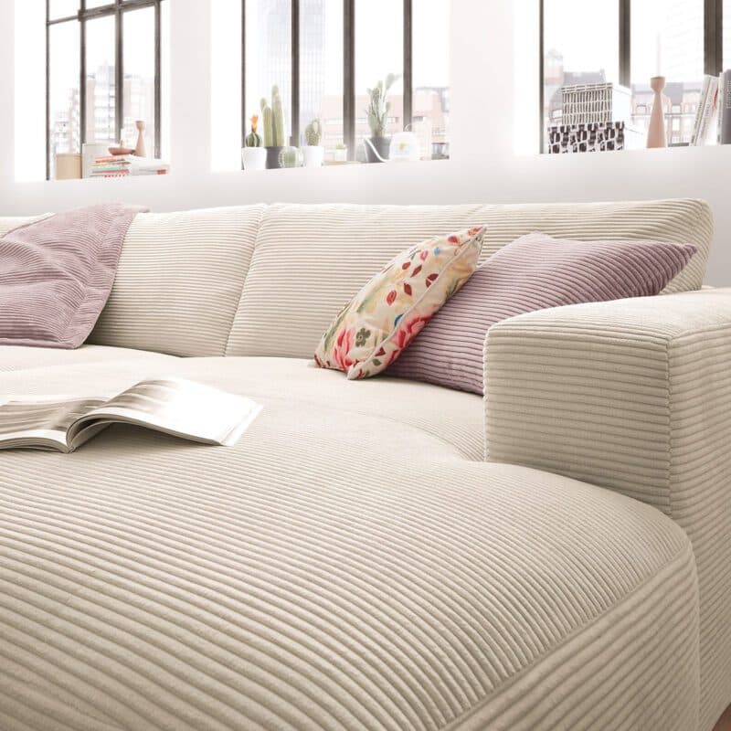 Musterring Lucia 3,5 Sitzer Ecksofa Cord mit Ottomane rechts und Bezug in Nature – Perspektive